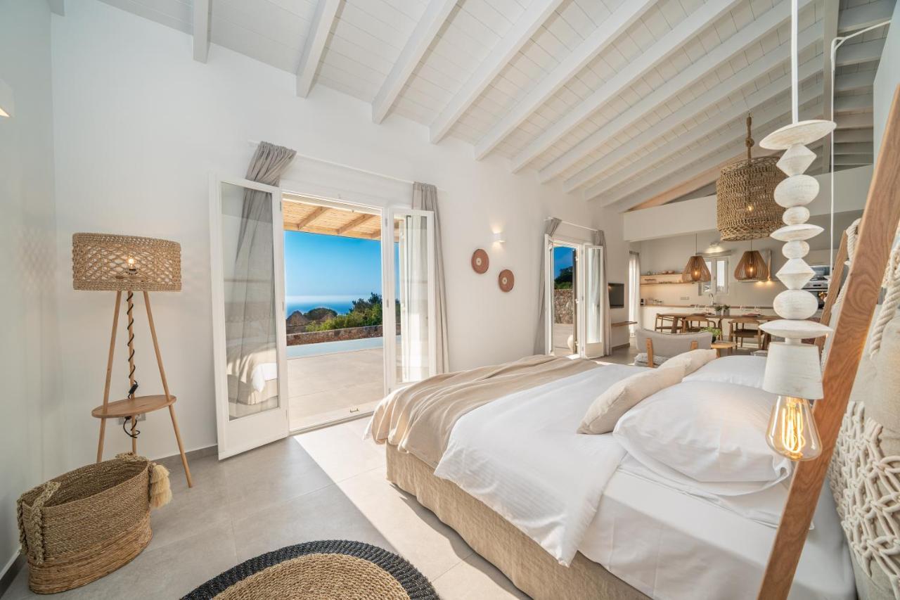 Summer Breeze Villa Tzamarelata Exterior photo