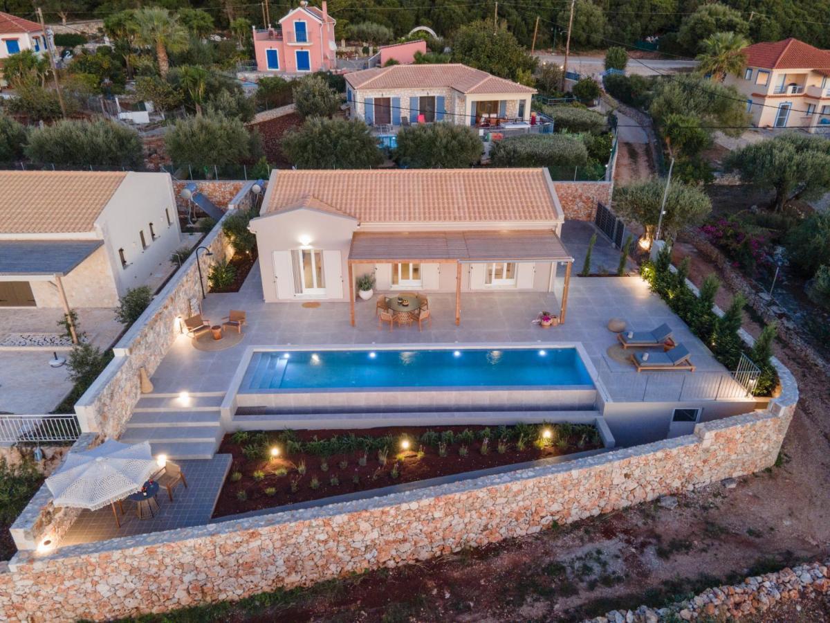Summer Breeze Villa Tzamarelata Exterior photo