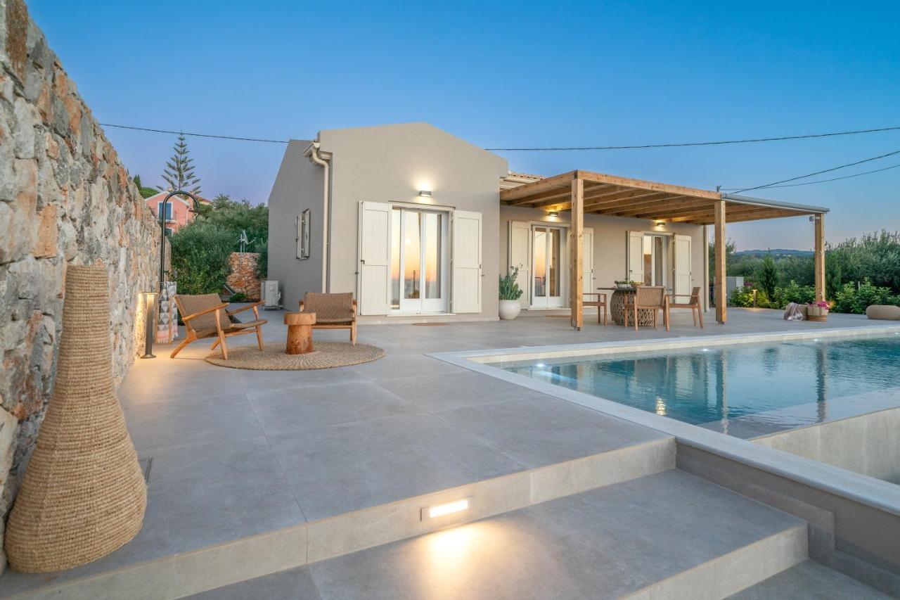 Summer Breeze Villa Tzamarelata Exterior photo